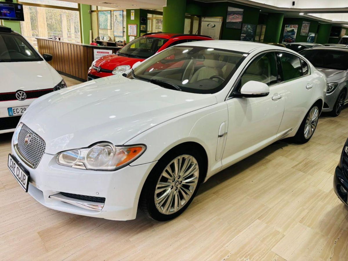 Jaguar XF 3.0 D V6 Luxury
