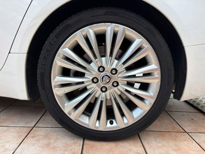 Jaguar XF 3.0 D V6 Luxury (6)