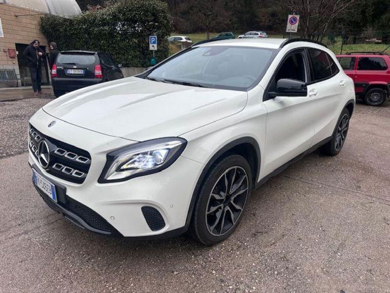 Mercedes-Benz GLA SUV 200 d Premium