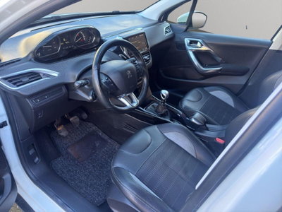 Peugeot 2008 100 S&S Black Matt (10)