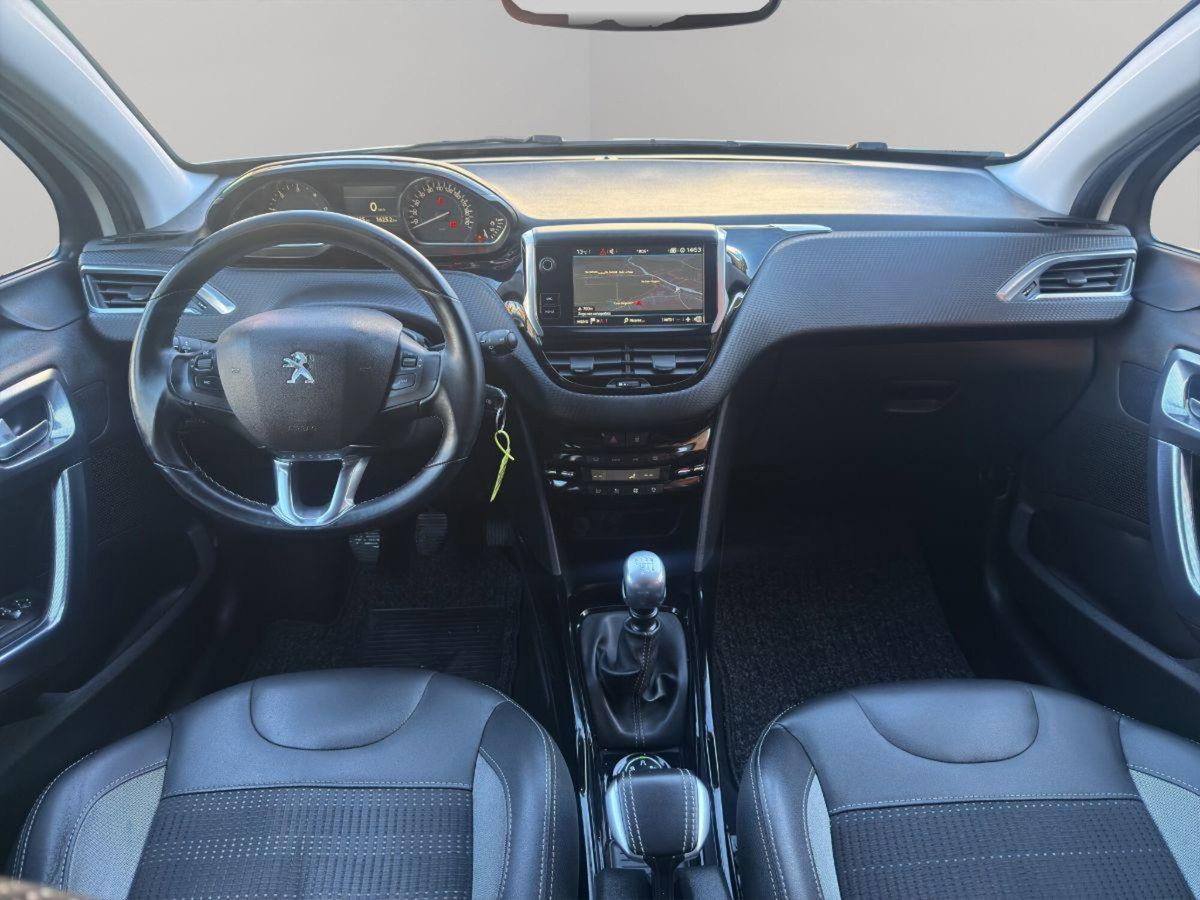 Peugeot 2008 100 S&S Black Matt (14)