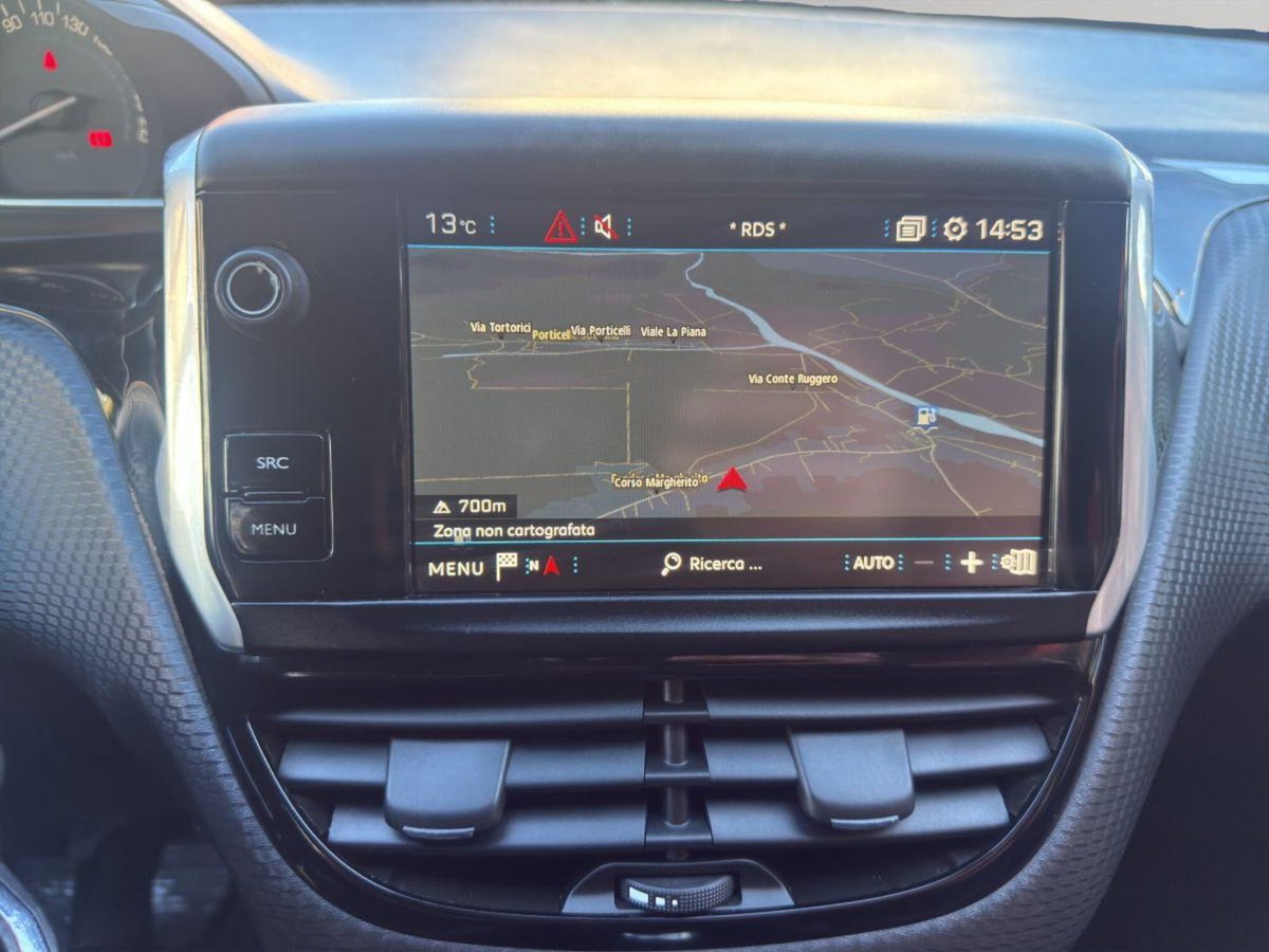 Peugeot 2008 100 S&S Black Matt (15)