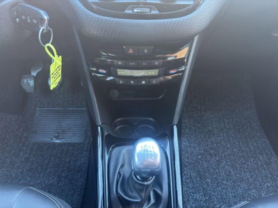 Peugeot 2008 100 S&S Black Matt (16)