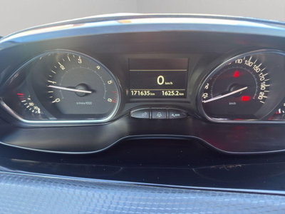 Peugeot 2008 100 S&S Black Matt (18)