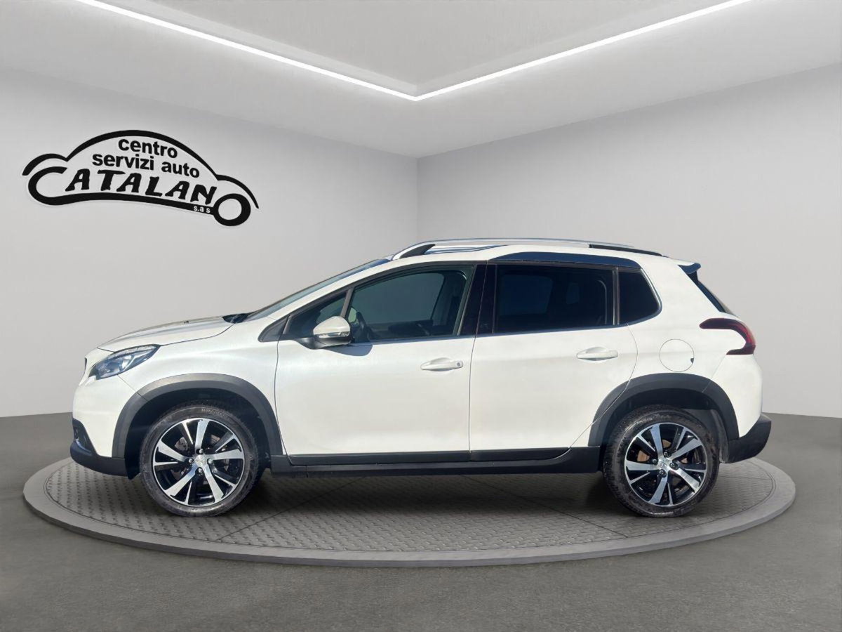 Peugeot 2008 100 S&S Black Matt (2)