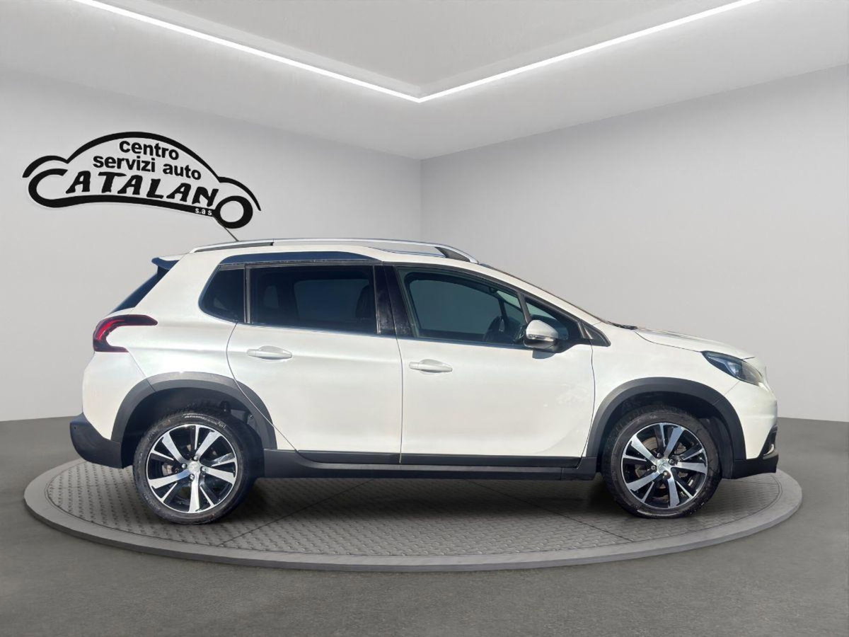 Peugeot 2008 100 S&S Black Matt (6)