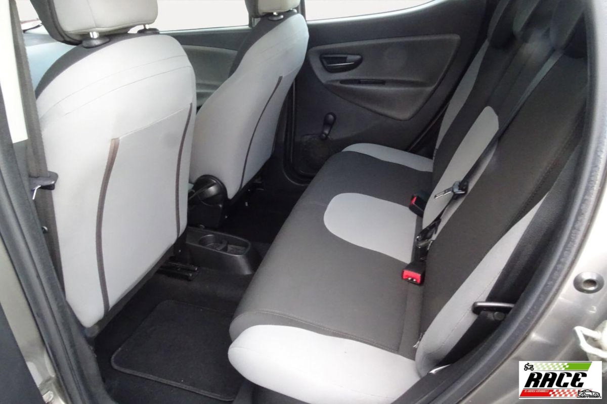 Lancia Ypsilon 1.2 69 CV 5 porte GPL Ecochic Gold (13)