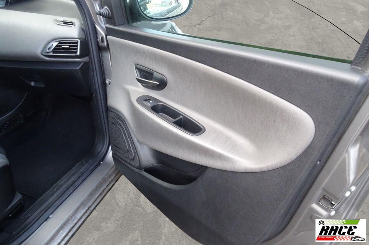 Lancia Ypsilon 1.2 69 CV 5 porte GPL Ecochic Gold (17)