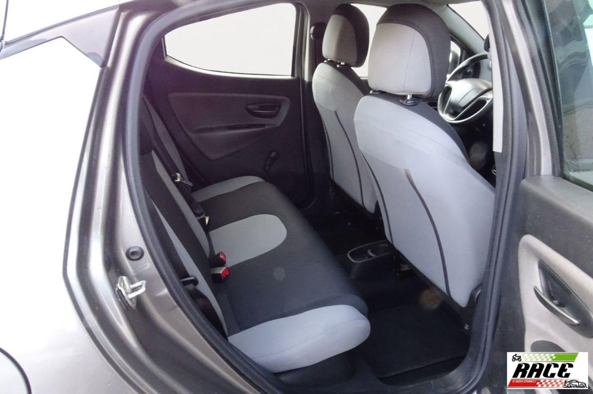 Lancia Ypsilon 1.2 69 CV 5 porte GPL Ecochic Gold (19)