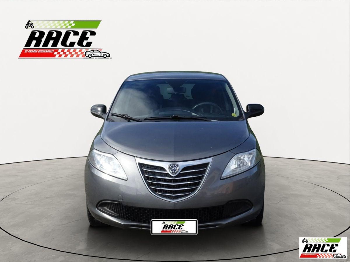 Lancia Ypsilon 1.2 69 CV 5 porte GPL Ecochic Gold (2)