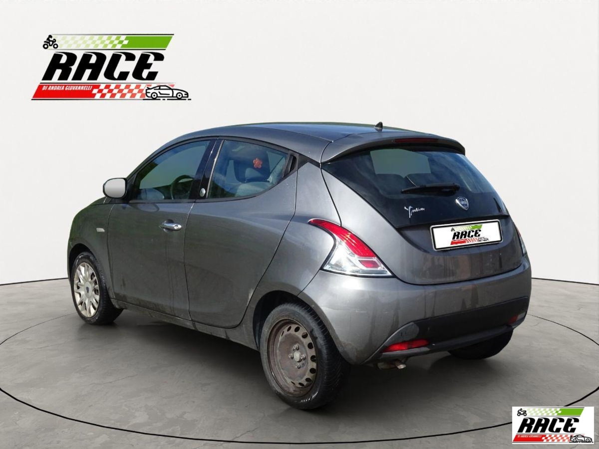 Lancia Ypsilon 1.2 69 CV 5 porte GPL Ecochic Gold (4)