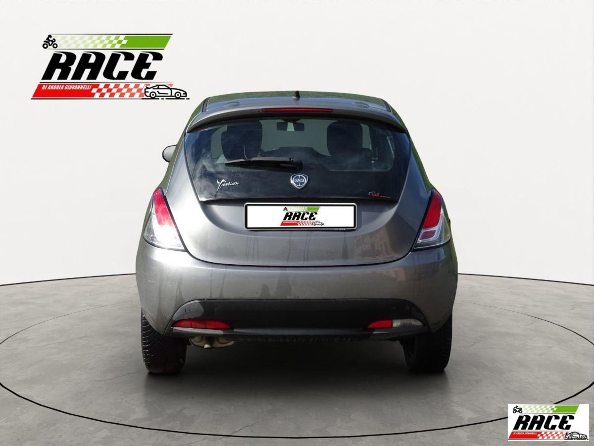 Lancia Ypsilon 1.2 69 CV 5 porte GPL Ecochic Gold (5)