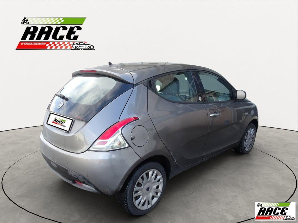 Lancia Ypsilon 1.2 69 CV 5 porte GPL Ecochic Gold (6)
