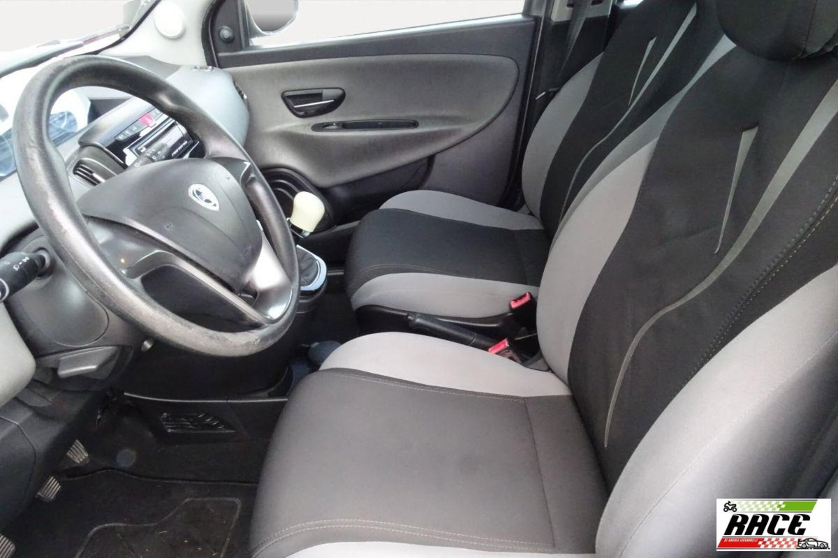 Lancia Ypsilon 1.2 69 CV 5 porte GPL Ecochic Gold (9)