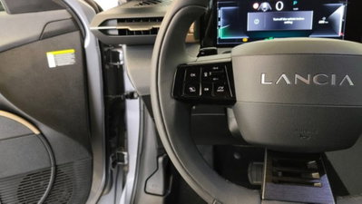 Lancia Ypsilon 1.2 mhev Edizione Limitata Cassina e-dct (14)