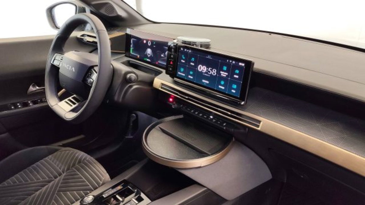 Lancia Ypsilon 1.2 mhev Edizione Limitata Cassina e-dct (9)