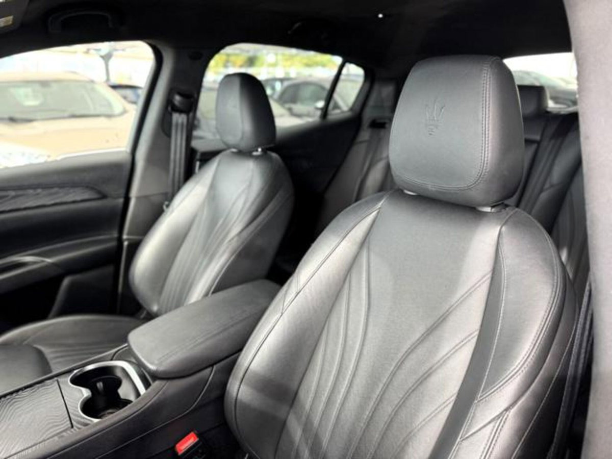Maserati Grecale 2.0 MHEV 300 CV GT PrimaSerie (16)