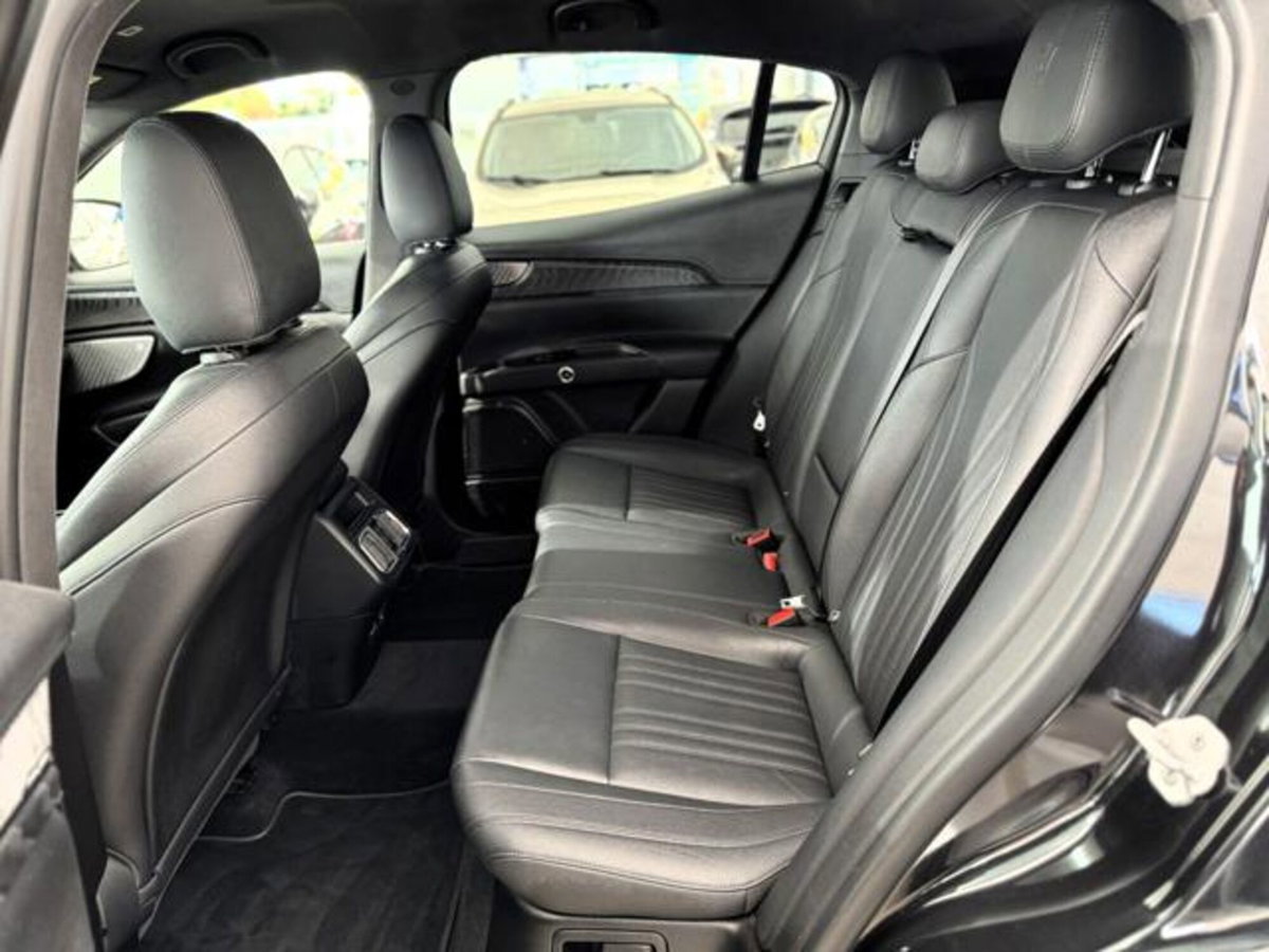 Maserati Grecale 2.0 MHEV 300 CV GT PrimaSerie (18)