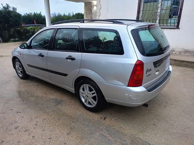 Ford Focus Station Wagon 1.6i 16V cat SW Ghia usata