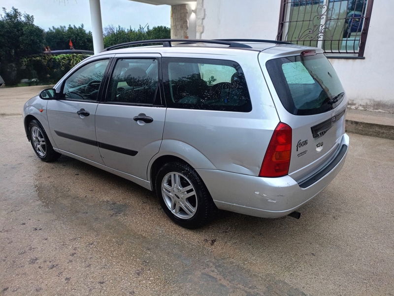 Ford Focus Station Wagon 1.6i 16V cat SW Ghia