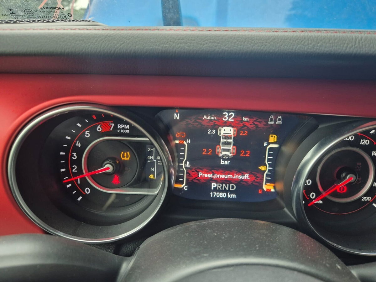 Jeep Wrangler 2.0 Turbo Rubicon (14)