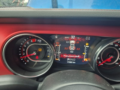 Jeep Wrangler 2.0 Turbo Rubicon (14)