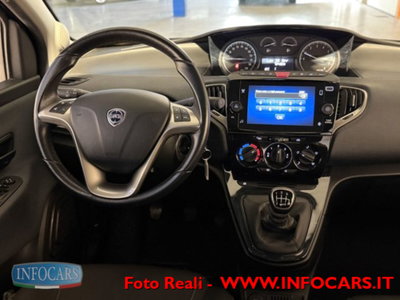 Lancia Ypsilon 1.0 FireFly 5 porte S&S Hybrid Ecochic Gold (10)