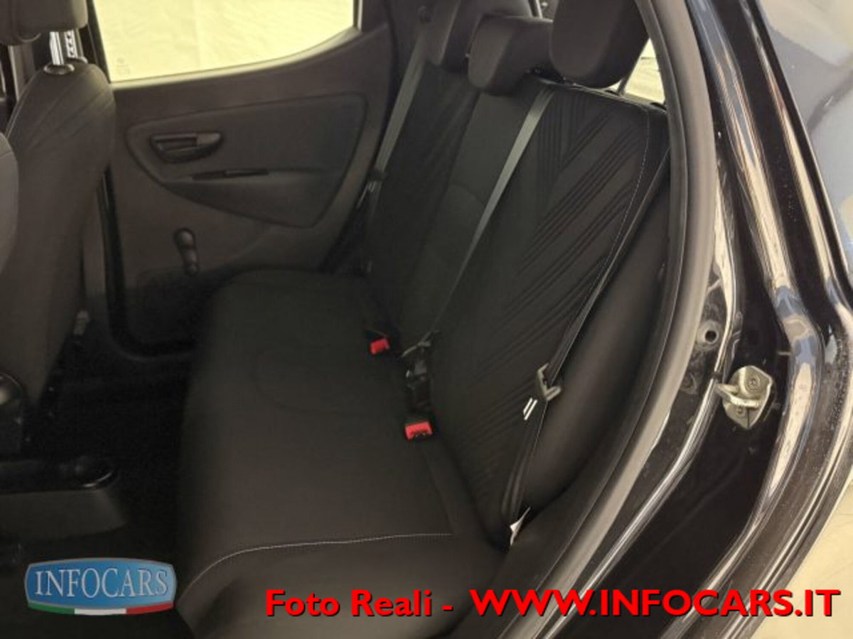 Lancia Ypsilon 1.0 FireFly 5 porte S&S Hybrid Ecochic Gold (7)