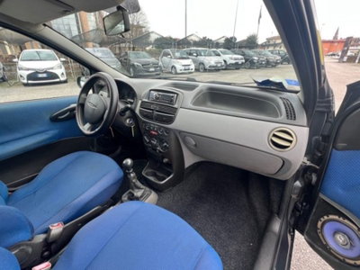 Fiat Punto 1.2i cat 3 porte ELX (10)