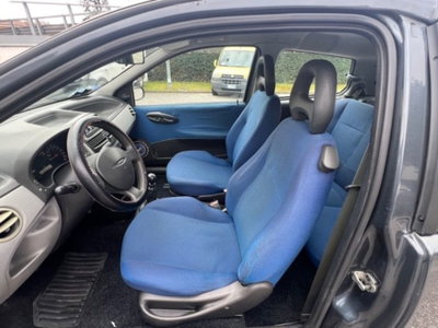Fiat Punto 1.2i cat 3 porte ELX (12)