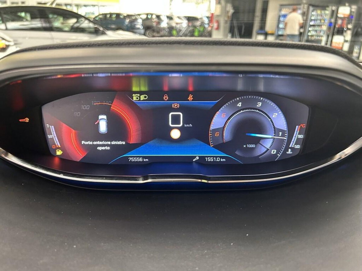 Peugeot 3008 BlueHDi 130 S&S EAT8 GT Line (10)