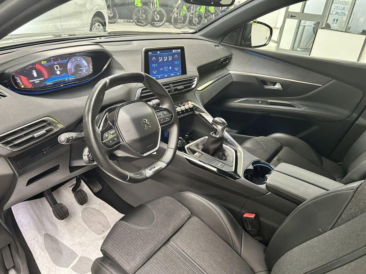 Peugeot 3008 BlueHDi 130 S&S EAT8 GT Line (7)