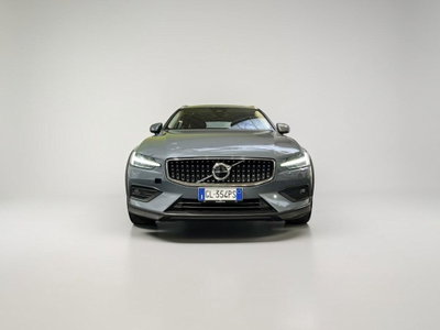 Volvo V60 Cross Country 2.0 b4 Ultimate awd auto (2)