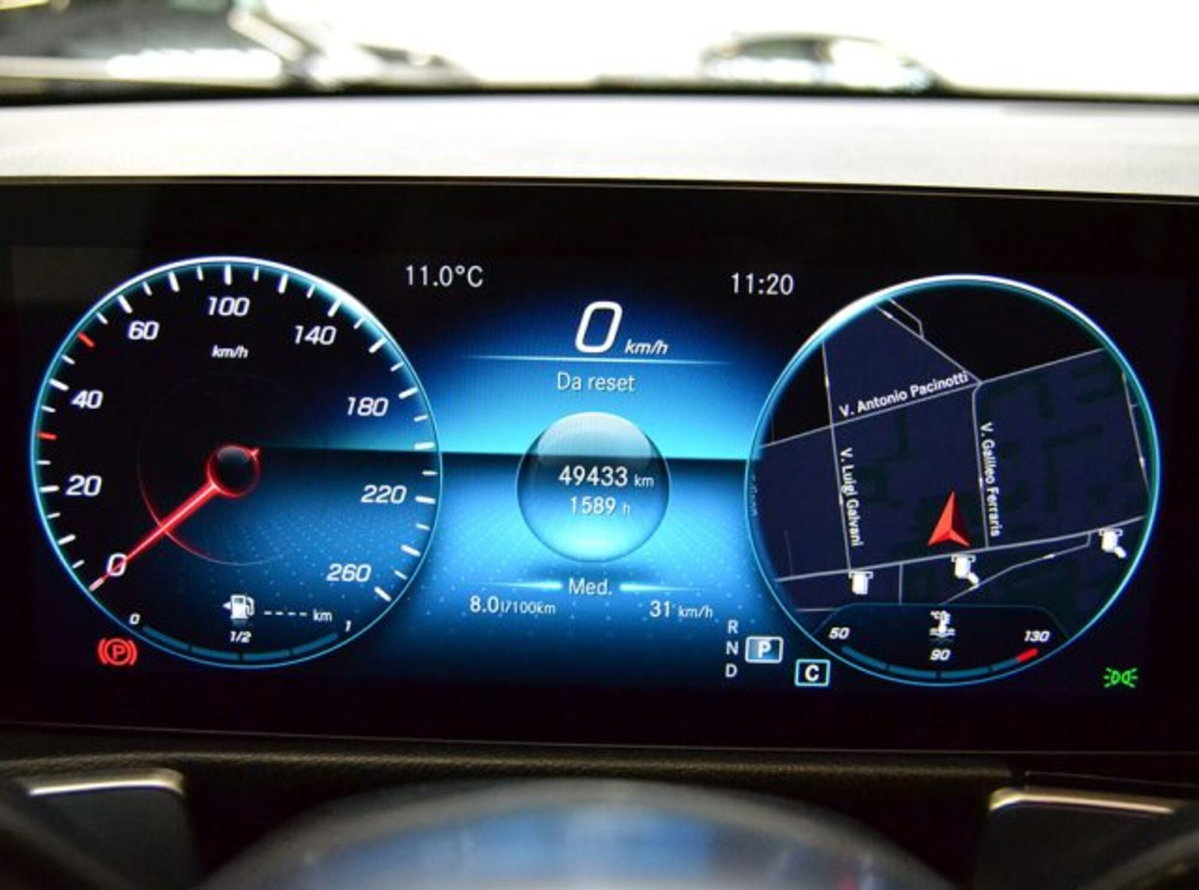 Mercedes-Benz GLB 200 d Automatic 4Matic Premium (14)