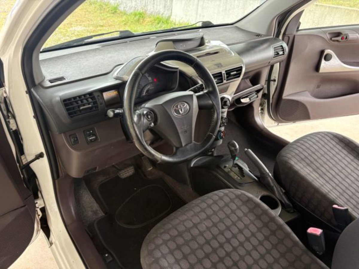 Toyota iQ 1.0 CVT Lounge (13)