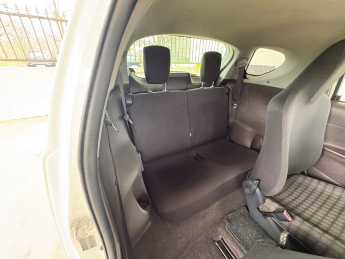 Toyota iQ 1.0 CVT Lounge (20)
