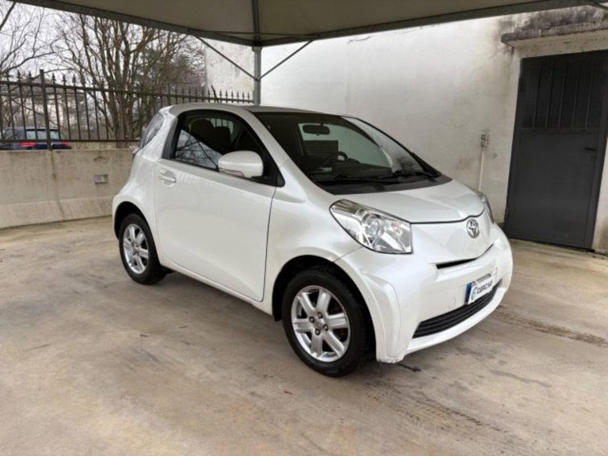 Toyota iQ 1.0 CVT Lounge (3)