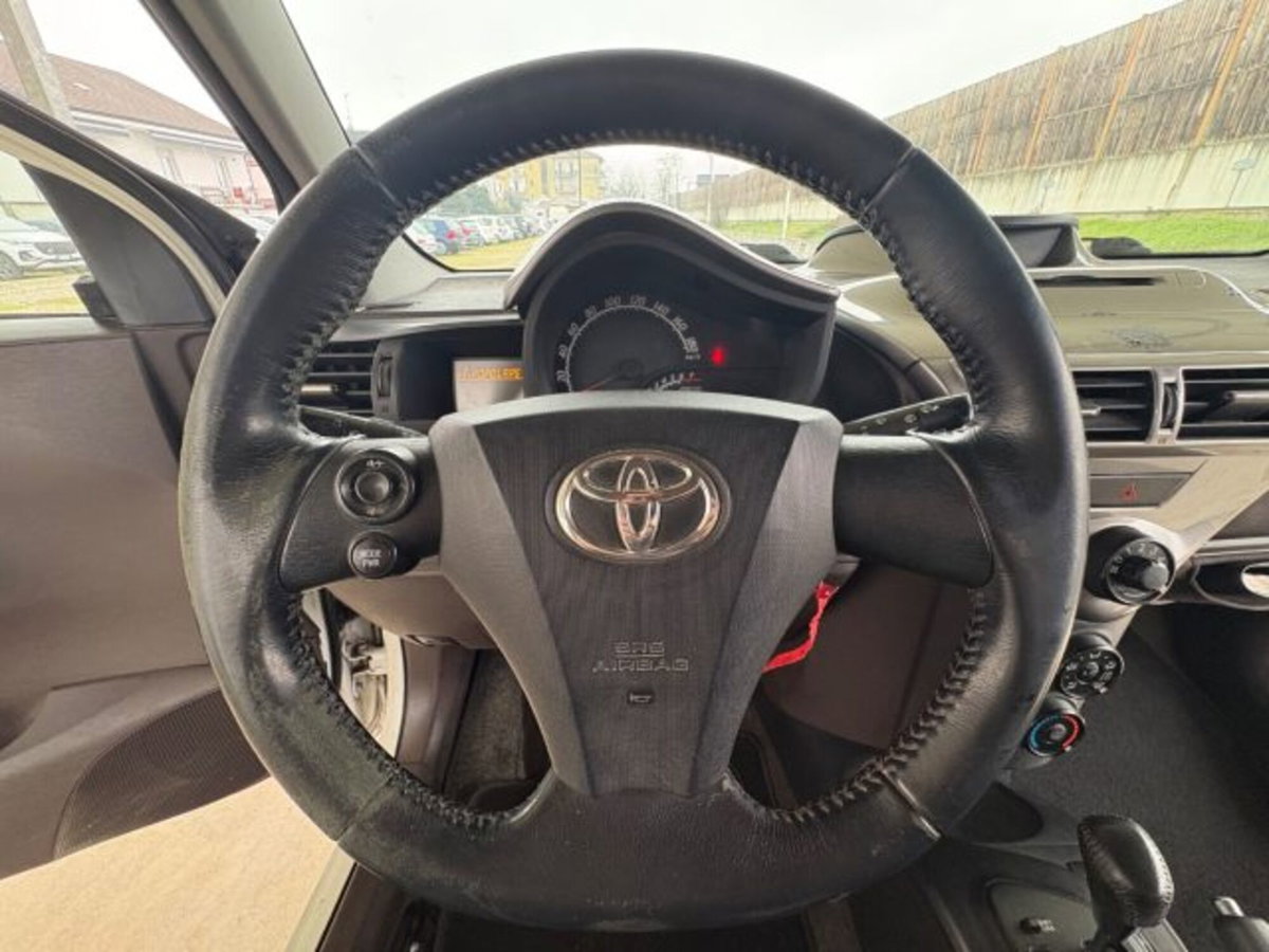 Toyota iQ 1.0 CVT Lounge (9)