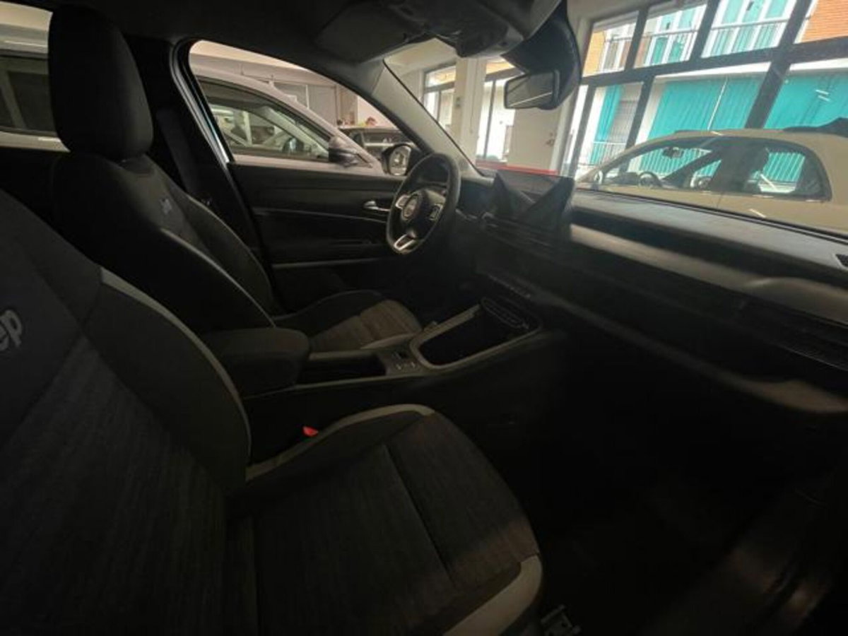 Jeep Avenger 1.2 turbo e-hybrid mhev Longitude fwd 110cv edct6 (12)