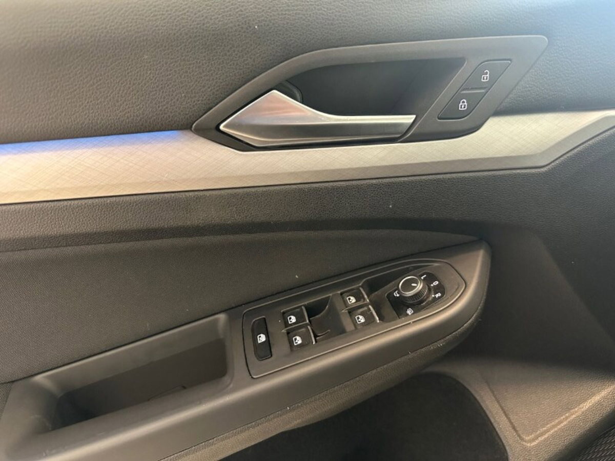 Volkswagen Golf 1.0 TSI EVO Life (10)