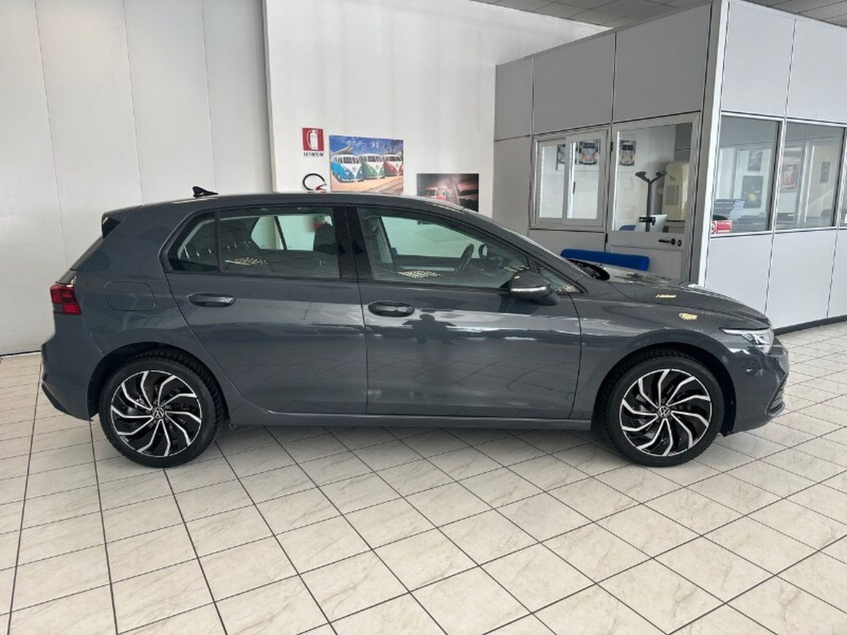 Volkswagen Golf 1.0 TSI EVO Life (5)