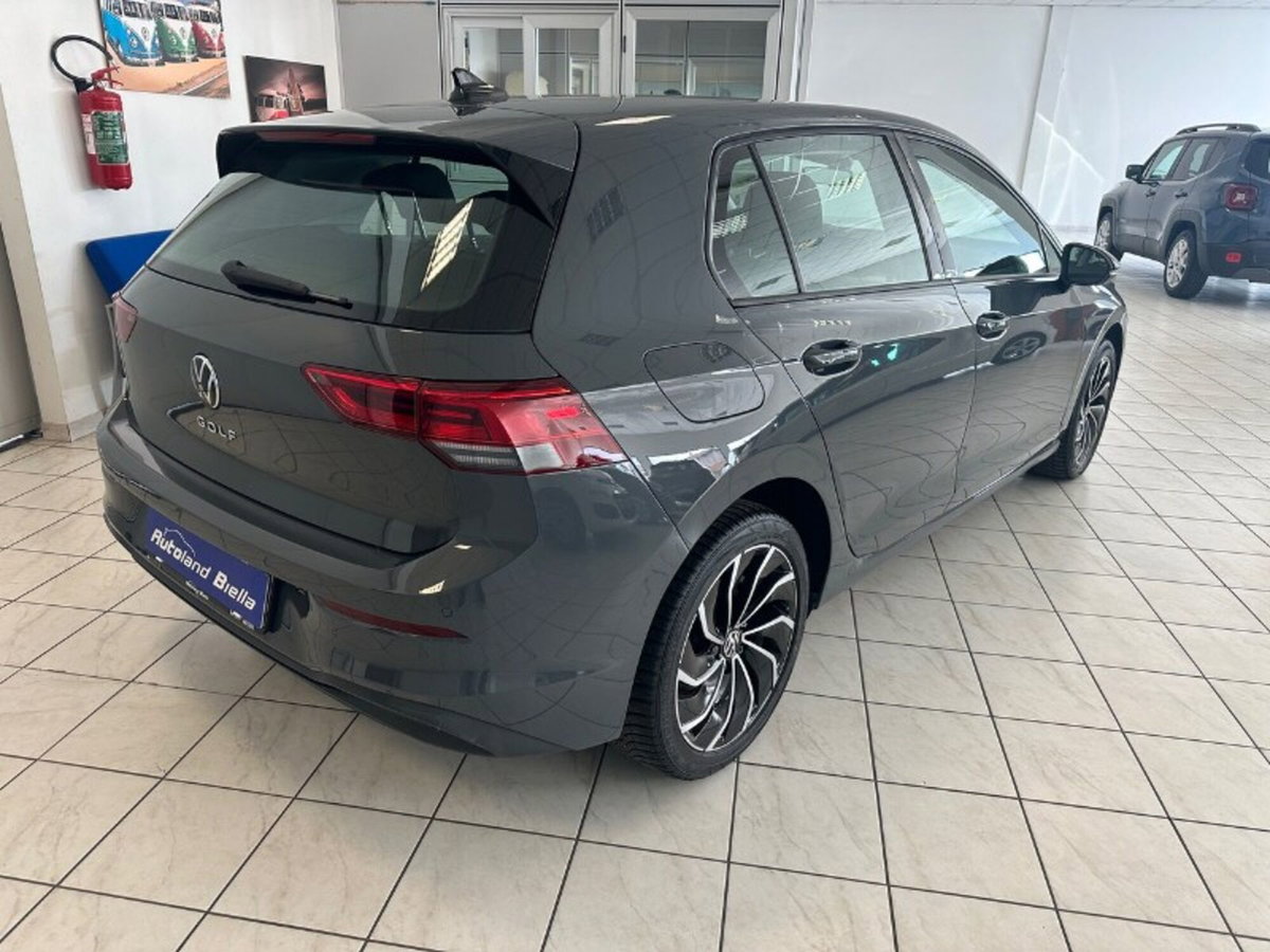 Volkswagen Golf 1.0 TSI EVO Life (6)