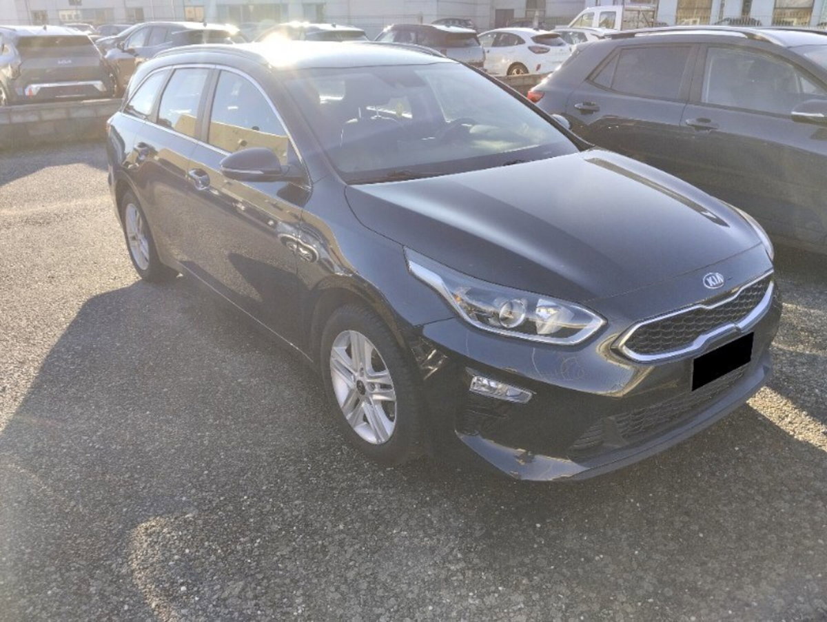 Kia Ceed Sport Wagon 1.6 CRDi 115 CV SW Business Class (2)