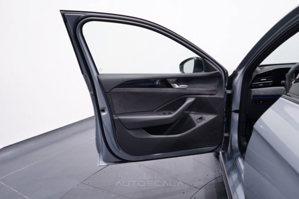 Volkswagen Passat Variant 1.5 TSI ACT DSG Business (9)