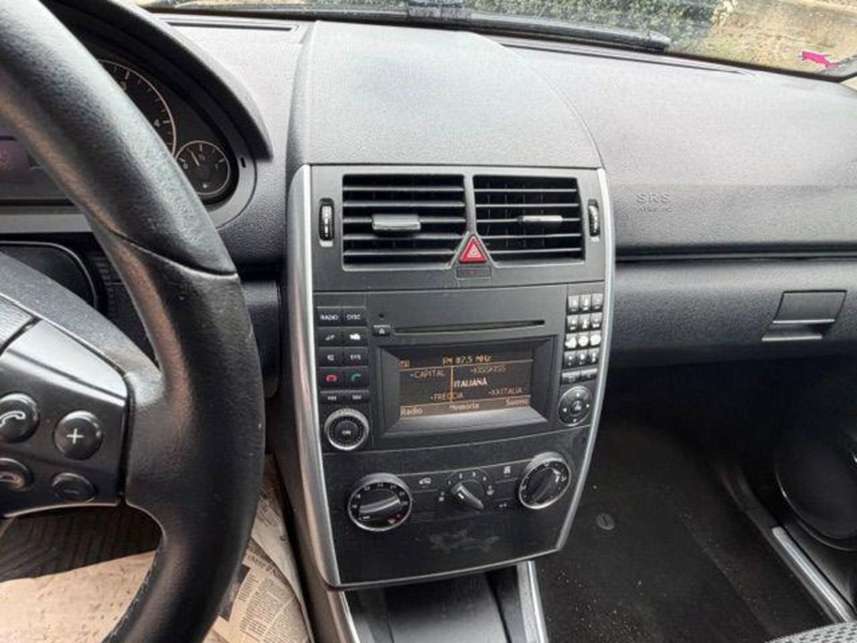Mercedes-Benz Classe A 180 CDI Avantgarde (13)