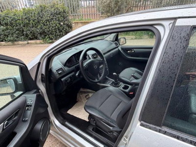 Mercedes-Benz Classe A 180 CDI Avantgarde (9)