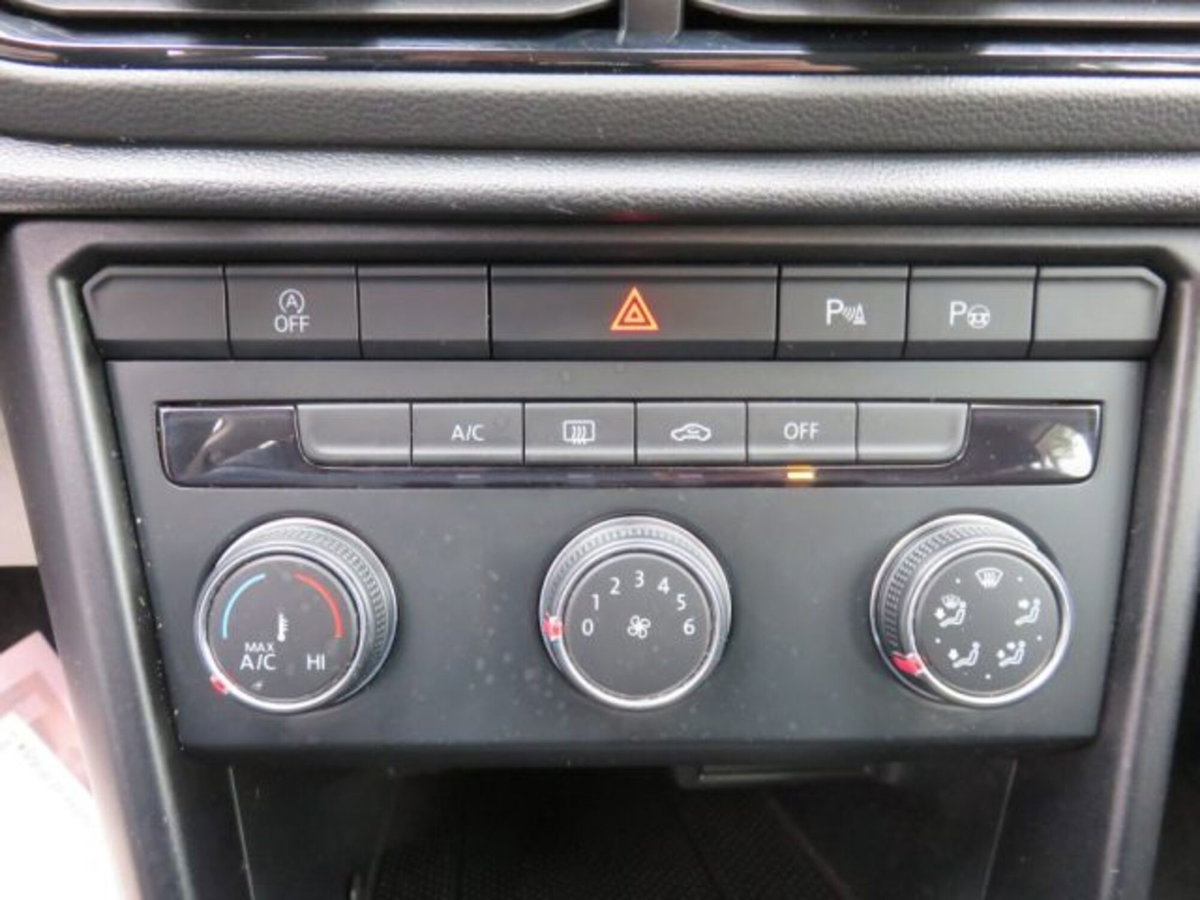 Volkswagen T-Roc 1.0 TSI Life (11)