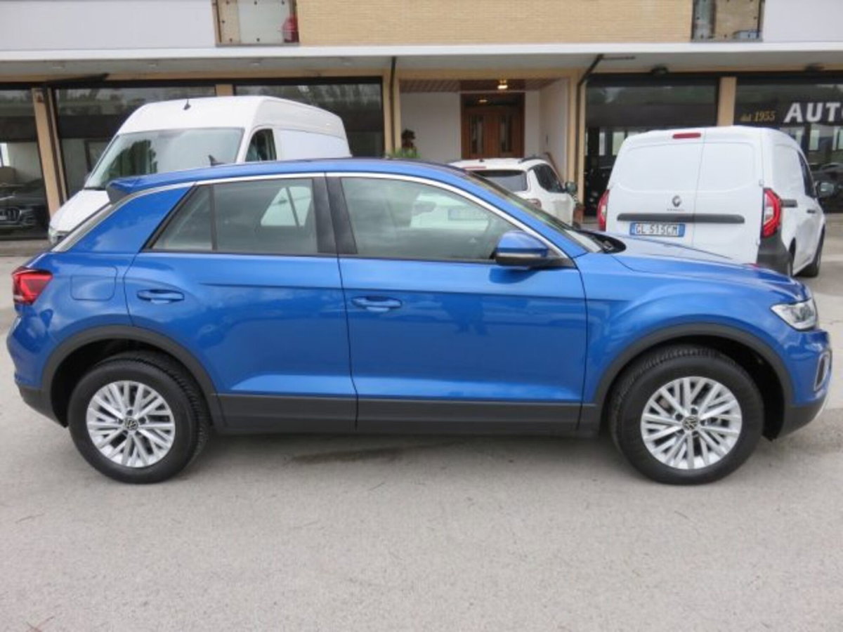 Volkswagen T-Roc 1.0 TSI Life (4)
