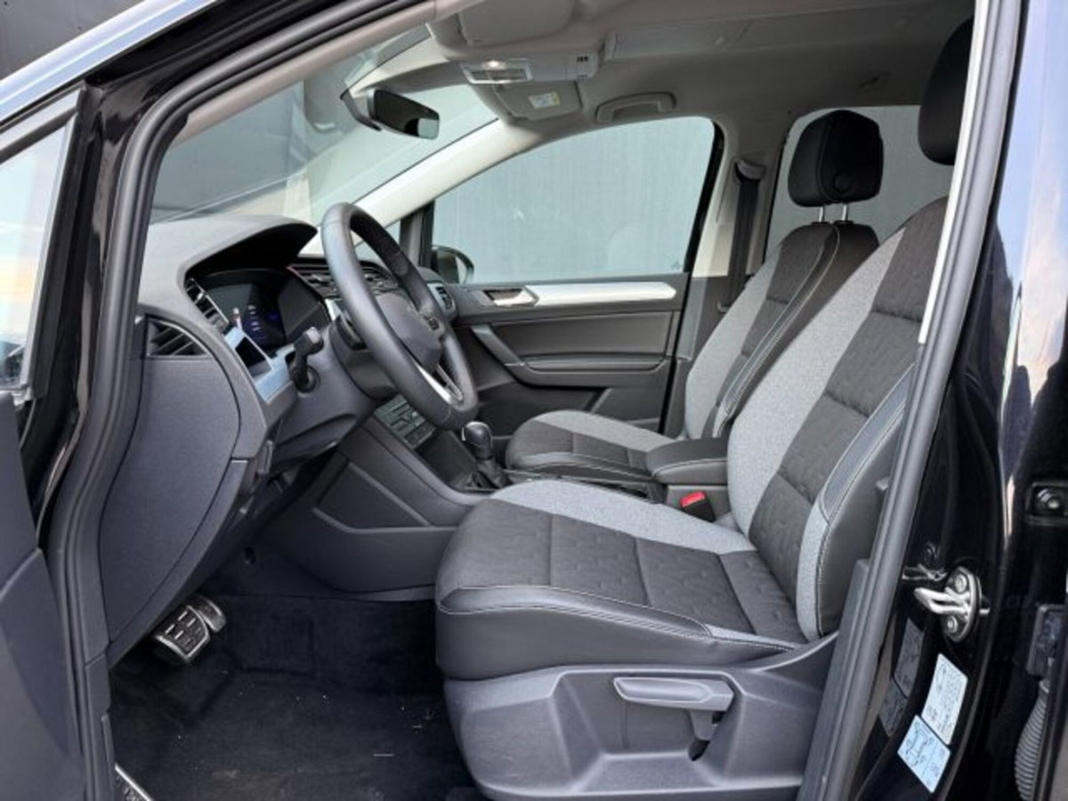 Volkswagen Touran 1.5 tsi Edition 150cv (4)