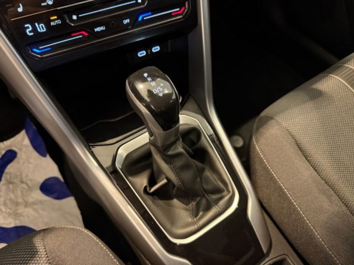 Volkswagen T-Roc 1.5 tsi Life dsg (17)